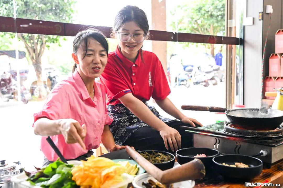 全网追的“扁担女孩”，找了一份暑假工，时薪12元 - 广元生活资讯 - 广元28生活网 guangyuan.28life.com